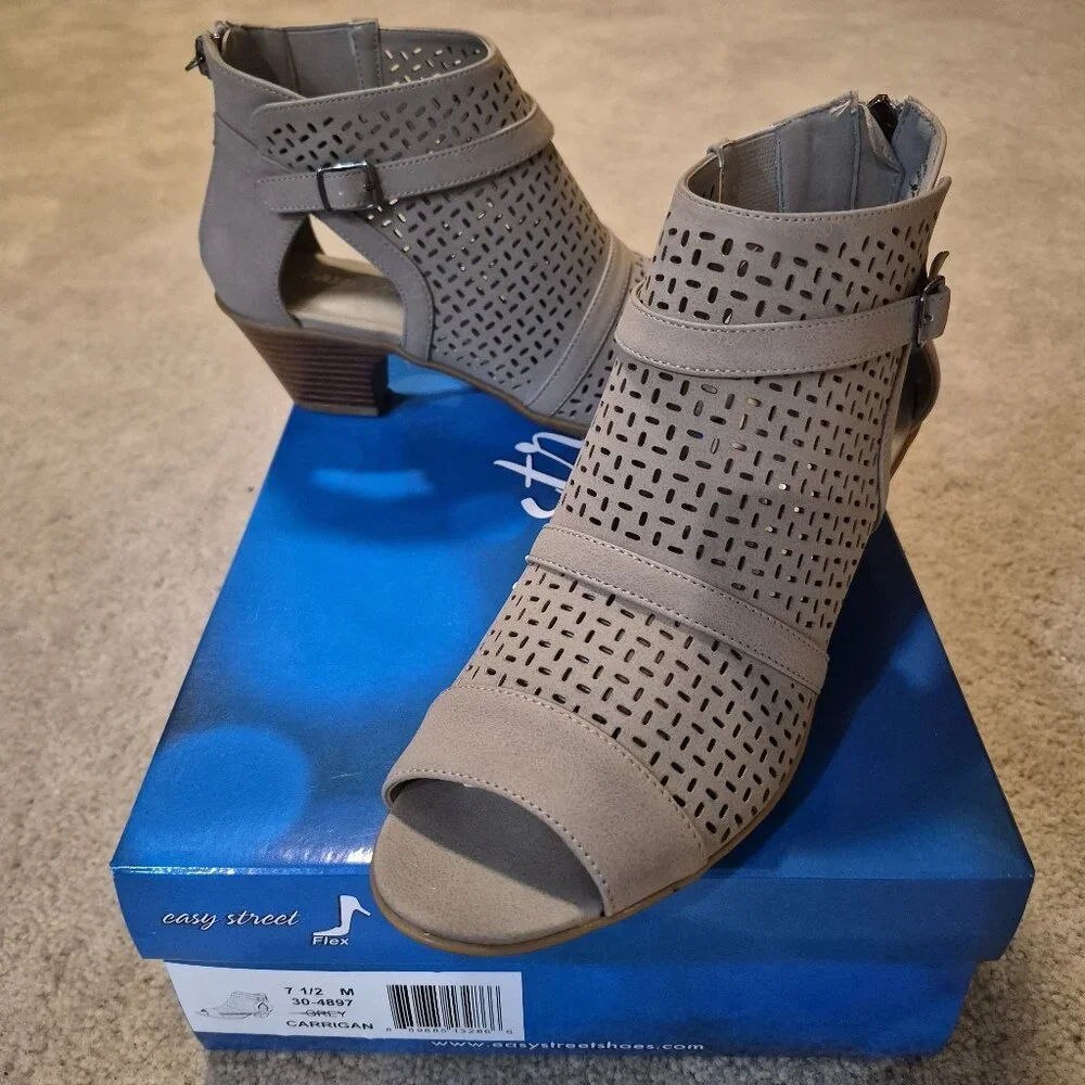 Easy Street Carrigan Cutout Women's Bootie - Picture 1 of 2
